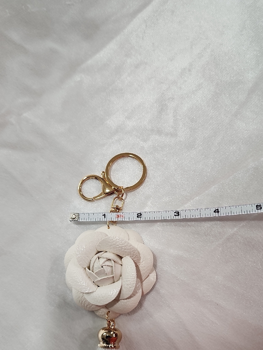 White Camellia Flower W/ Tassel Purse Bag Charm Keychain. Beautiful Tassel - Picture 2 of 6